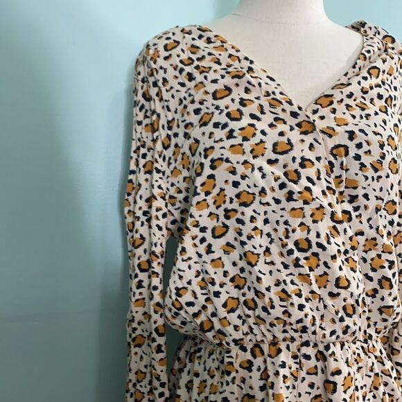 Velvet Heart Cheetah Print Faux Wrap Peplum Top - Picture 3 of 6